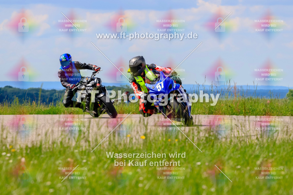 MotoTeam-0869 | Hier findet Ihr Bilder von Touristenfahrten auf der Nürburgring Nordschleife oder von anderen Veranstaltungen die ich besucht habe. Viel Spass beim Durch Schauen 