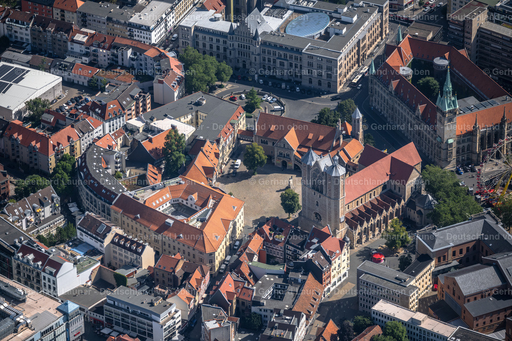 4035281 | BRAUNSCHWEIG 31.07.2020 Kirchengebäude des Domes des Braunschweiger Dom am Domplatz in Braunschweig im Bundesland Niedersachsen, Deutschland. Weiterführende Informationen bei: Ev.-luth. Kirchengemeinde St. Katharinen Braunschweig. // Church building of the cathedral of of Braunschweiger Dom on Domplatz in Brunswick in the state Lower Saxony, Germany. Further information at: Ev.-luth. Kirchengemeinde St. Katharinen Braunschweig. Foto: Gerhard Launer