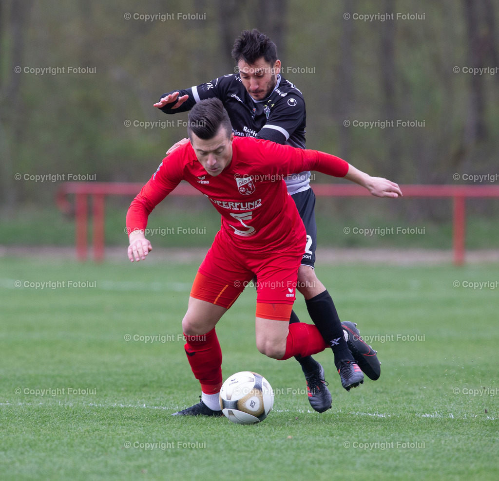 A_LUI_16042022_04 | SPORT,FUSSBALL,LT1 OOE LIGA ASKOE OEDT-SV MICHELDORF 16.04..2022 IM BILD: LUKAS PAULIK  (OEDT)  UND TROJAN MALOKU (MICHELDORF)FOTO:FOTOLUI