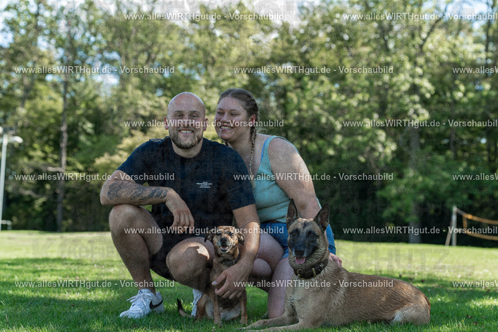 Hundeschwimmen_Volksbad_2026-allesWIRTHgut_Tierfotografie-2609061133-104336-7R509712 | Professionelle Tierfotografie in Mönchengladbach von Daniel Wirth (allesWIRTHgut). Liebevolle & natürliche Bilder von Hunden & Katzen für unvergessliche Erinnerungen.