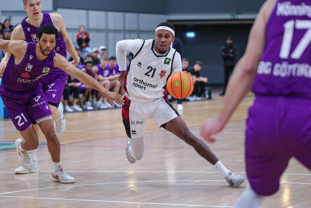 Pro A BAYER GIANTS vs BG Göttingen-3 | Fotos von Basketballspielen aus dem Raum NRW fotografiert von Gero Mueller-Laschet und Daniel Schaefer - Realisiert mit Pictrs.com