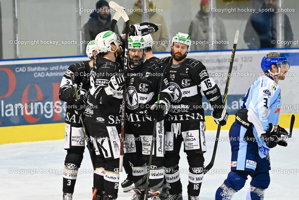 ESC Steindorf vs. SC Hohenems 11.3.2023 | Jubel SC Hohenems Mannschaft, #16 Spannring Stefan, #58 Haidinger Christian