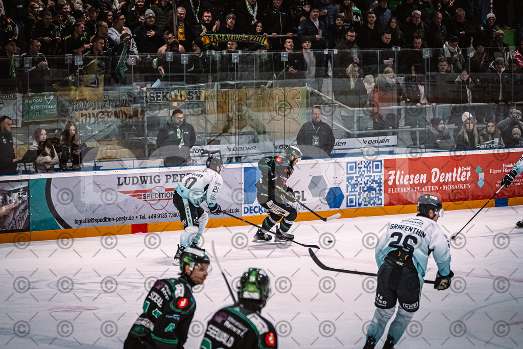 Alligators_vs_Lindau_21_12_2025-050 | Höchstadt Alligators Fotogalerie: Eishockey-Action aus Franken. Professionelle Spielfotos, Portraits & Stadionbilder zum Download. Jetzt entdecken! - Realisiert mit Pictrs.com