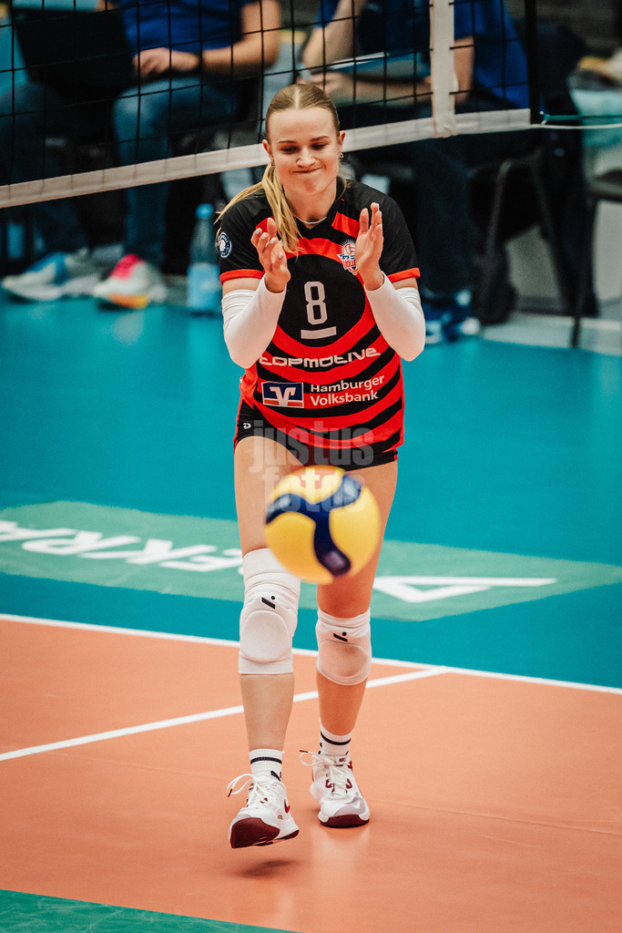 Volleyball | Frauen | Saison 2025/2026 | Volleyball Bundesliga | ETV Hamburger Volksbank Volleys vs. VC Wiesbaden | 14.03.2026 | Zoe Konjer (#8, ETV Hamburger Volksbank Volleys) ärgert sich