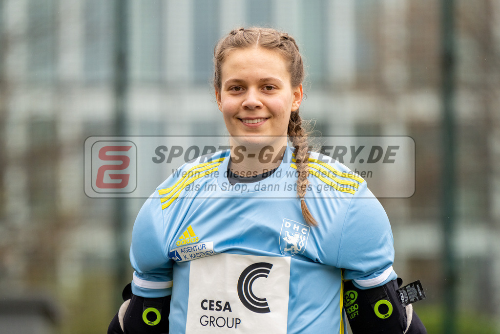 HK_20230401_106557 | 1. Bundesliga Damen Düsseldorfer HC - Harvestehuder THC  am 1.4.2023 DHC Düsseldorf, Düsseldorf , Burmester Cleo ( Torfrau Düsseldorfer HC #33 )