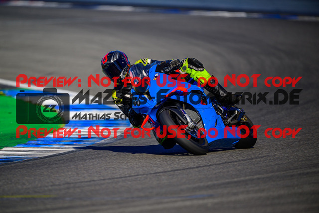 MaZZes_Fotomatrix_20250407_6007705_1657-2 | WEISS