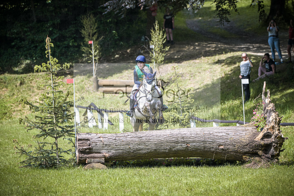 DOS_9468 | Entdecke hochwertige Reitturnierfotos von Foto Oger. Professionell, emotional und authentisch – jetzt Lieblingsmomente im Shop bestellen.Deutschlandweite Turnierfotografie. - Realisiert mit Pictrs.com