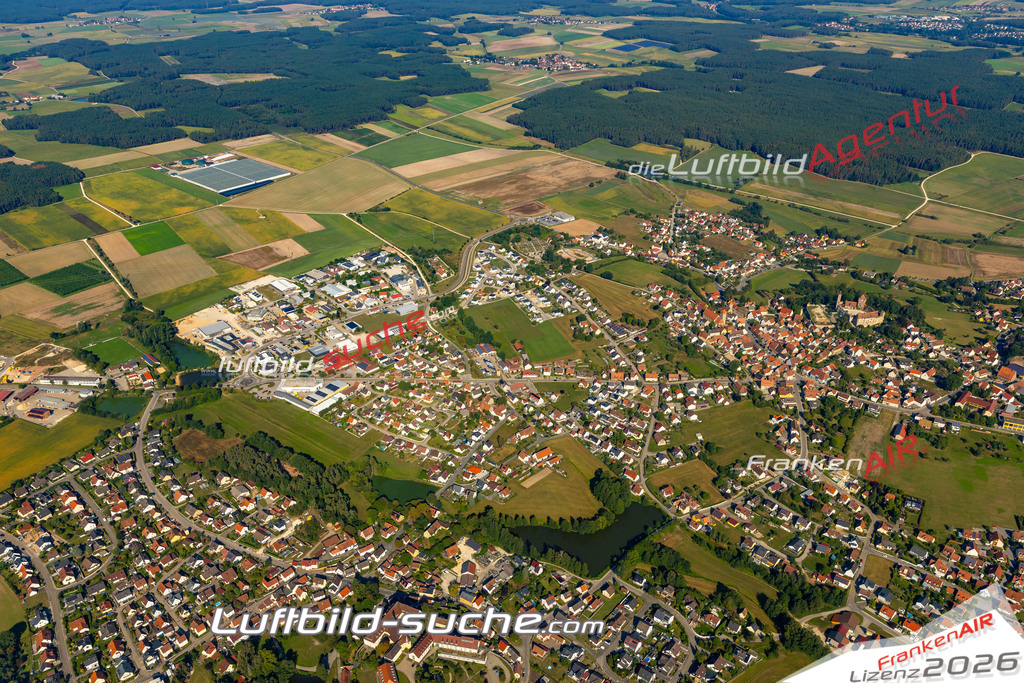 Das Luftbild zeigt :  Abenberg - Die Luftaufnahme wurde 2024 vom UL-Flugzeug aus erstellt ( keine Drohne ) - Hochauflösende Luftaufnahme - Für grossformatige Ausdrucke geeignet. Die Geschenkidee !Mit Lizenz und Bildrechte bestellbar