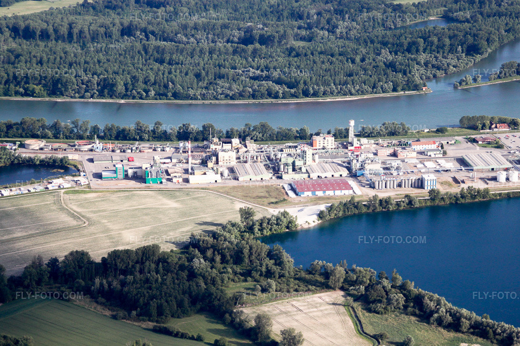 Aerial view: Rohm & Haas in Lauterbourg in the state Bas-Rhin, France. – Photo: IMG_18760.jpg taken on 06/03/2009 by Werner Riehm/FLY-FOTO.com – Resolution of the original: 4423 x 2949 px