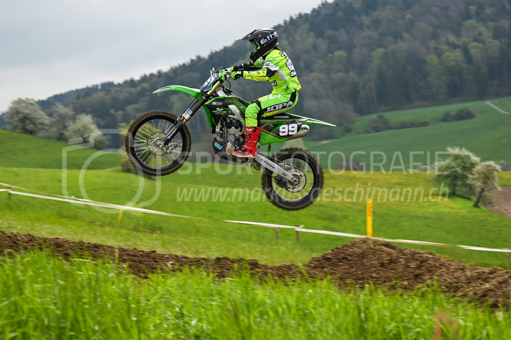 Motocross Schlatt bei Winterthur - 30. April 2023 | #99 Tausch Suzy aus Elshout (NL) auf Kawasaki in der Kategorie Swiss MX Women Cup am Motocross Schlatt bei Winterthur, 30. April 2023. 
Instagram: @mx_schlatt | @mc_wila | @sam_schweiz
Bild: Sportfotografie Markus Aeschimann | www.markus-aeschimann.ch - Realisiert mit Pictrs.com
