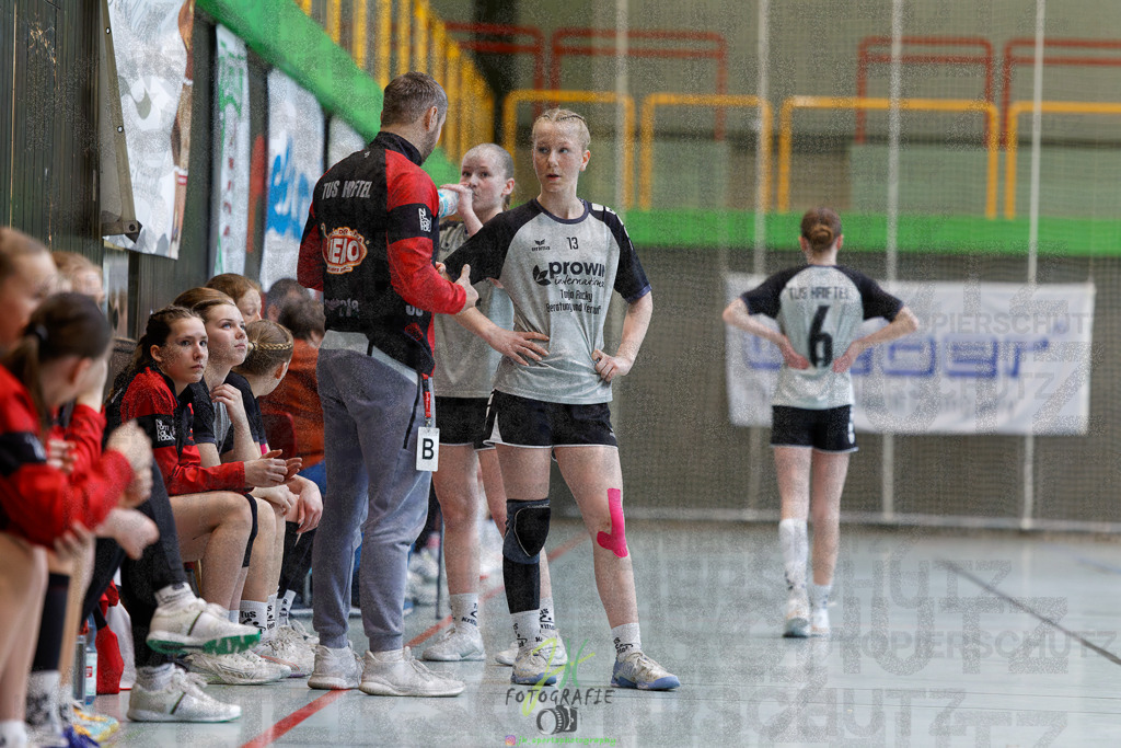 Hessenmeisterschaft wJC - Spiel um Platz 3; TuS Kriftel - SG Schenklengsfeld | Hessenmeisterschaft wJC - Spiel um Platz 3; TuS Kriftel - SG Schenklengsfeld am 22.03.2025 in Biedenkopf (Sporthalle Lahntalschule)Photo © 2025 - Jörg Heinrich - Realisiert mit Pictrs.com