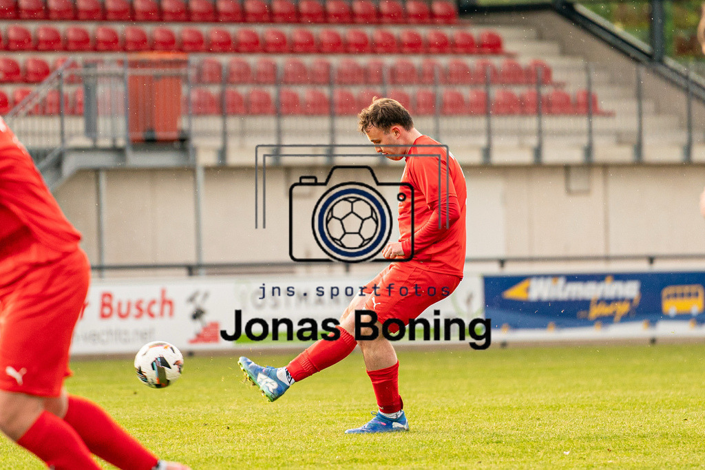 Fußball I Herren I Saison 2025-2026 I Kreisliga VEC I 27. Spieltag I VFL Oythe II - TUS Neuenkirchen I 03486 | jns.sportfotos - Realisiert mit Pictrs.com
