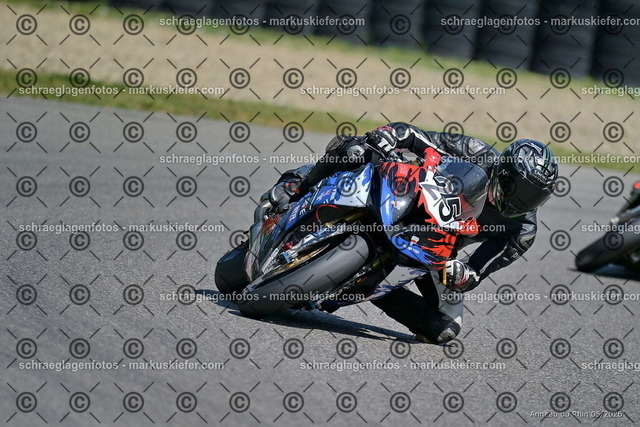 26BT02-1202 | markuskiefer.com - Realisiert mit Pictrs.com
