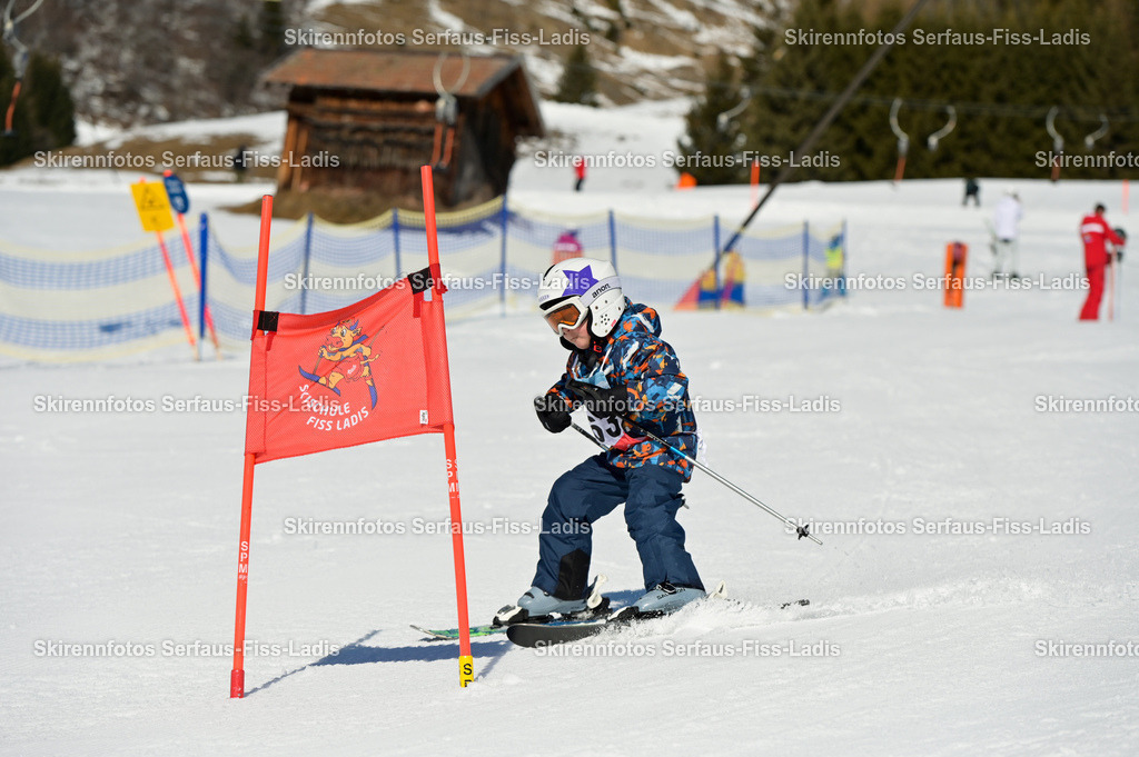 SRF_27.02.2026_359 | Skirennfotos,Serfaus,Fiss,Ladis,Kinderskirennen,Winter,Tirol,Oberland,skirace,SFL,feelfree,weil wir's genießen,ski,Ski,skifahren,Sonnenplateau, - Realisiert mit Pictrs.com