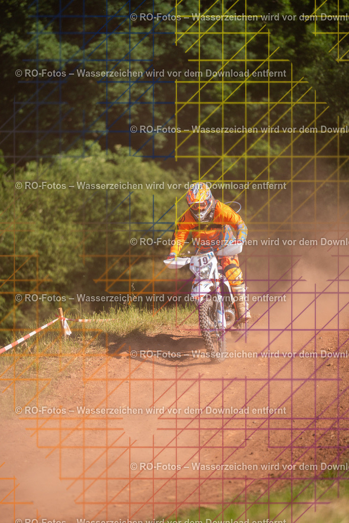 Wolfshausen 3 Lauf -1872 | Sportfotografie von RO-Fotos: Motorsport, Motocross, Enduro, Laufveranstaltungen und Triathlon. Professionelle Fotos von Sportlern und Events. - Realisiert mit Pictrs.com