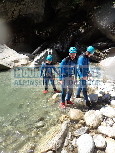 P7220291 | Bestelle die Bilder deines Berg- oder Wasser-Abenteuers mit Mountain Sports bequem von zu Hause aus direkt über unseren Online Fotoshop von pictrs.com. - Realisiert mit Pictrs.com