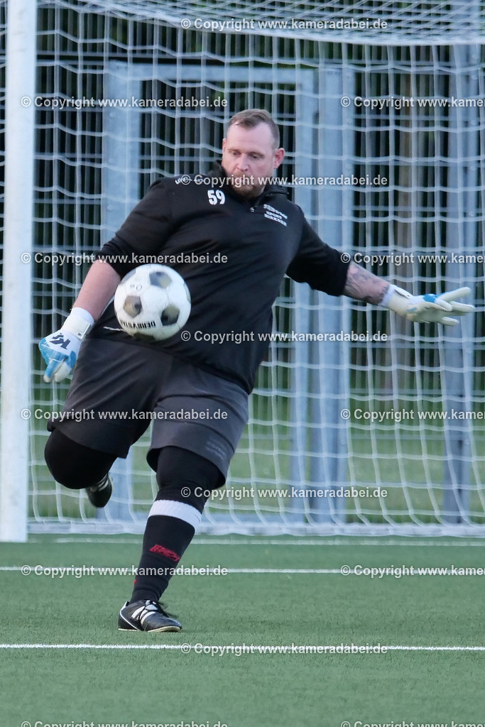 Fußball Kreispokal 25/26 Ü 32 : Spiel um Platz 3 : SV 08/29 Friedrichsfeld - SV Ringenberg AH  2 : 1 | Fußball Kreispokal 25/26 Ü 32 : Spiel um Platz 3 : SV 08/29 Friedrichsfeld - SV Ringenberg AH  2 : 1Spielort : Voerde Friedrichsfeld - Realisiert mit Pictrs.com