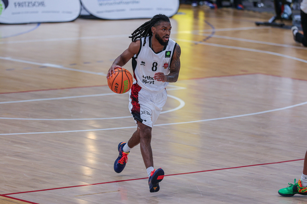 Pro A BAYER GIANTS vs Eisbären Bremerhaven-131 | Fotos von Basketballspielen aus dem Raum NRW fotografiert von Gero Mueller-Laschet und Daniel Schaefer - Realisiert mit Pictrs.com