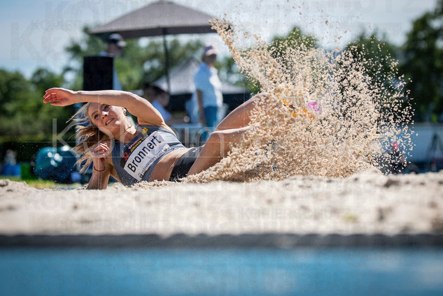 Juniorengala 2026; Mannheim, 13.06.2026 | MANNHEIM, GERMANY - JUNE 13, 2026 : Antonia Bronnert (GER/VfL Loeningen) competing in the women’s triple jump during the Juniorengala 2026 at Michael-Hoffmann-Stadion on June 13, 2026 in Mannheim, Germany.