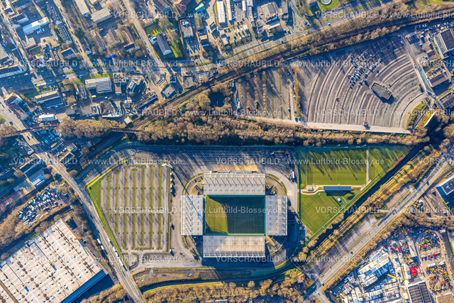 Essen241201625RWE-StadionAnDerHafenstrasse | Luftbild, Fußballstadion an der Hafenstraße des Clubs Rot-Weiss Essen,3. Bundesliga , Essen-Borbeck, Tribünen, ,Essen, Ruhrgebiet, Nordrhein-Westfalen, Deutschland
