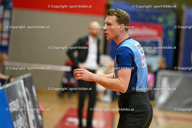 AUT, BSL, Basketball Flyers Wels vs Bulls Kapfenberg | 19.10.2024, Raiffeisen Arena Wels, AUT, BSL, Flyers Wels vs Bulls Kapfenberg, im Bild Assistent Referee2 Timo Axmann// BSL, Basketball Super League Match between Raiffeisen Flyers Wels and Bulls Kapfenberg in Wels, Austria on 2024/10/19