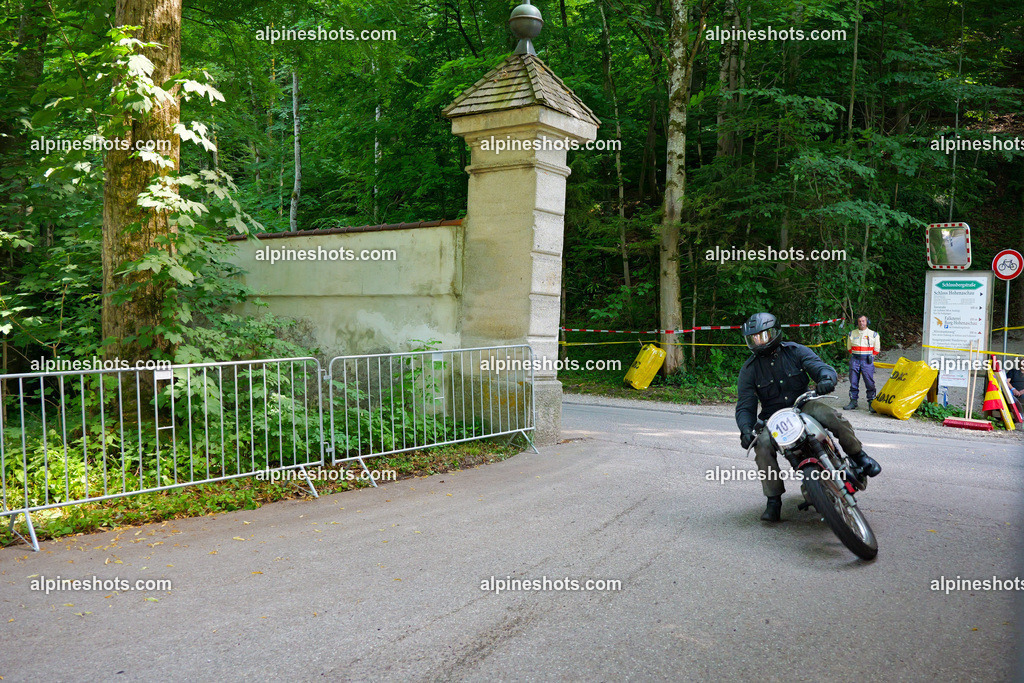 P1014968 | Erleben Sie atemberaubende, hochqualitative Fotos Ihrer Fahrt entlang der malerischen Alpenstraßen. Besuchen Sie alpineshots.com, um professionelle Aufnahmen Ihrer unvergesslichen Reise zu finden und zu kaufen - Realisiert mit Pictrs.com