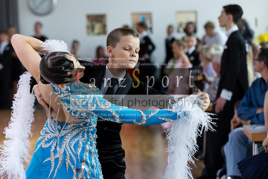 20240615_DM-Jun2-Kombi_08989 | Tanzsportbilder, Standardtanz, Lateintanz, WDSF, DTV, LTVB, dancecomp, goc, hessen tanzt, blaues band der spree, walzer, tango, wiener walzer, slowfox, quickstepp, samba, rumba, cha-cha-cha, paso doble. jive, hd-kroft photography, turniertanzsport