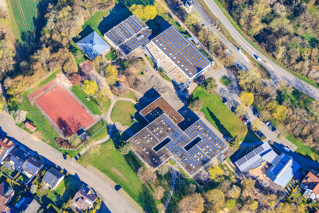 Luftbild: Johannes-Kepler-Grundschule Dietlingen im Ortsteil Dietlingen in Keltern im Bundesland Baden-Württemberg in Deutschland. Foto: IMG_154166.jpg vom 02.04.2026 durch Werner Riehm/FLY-FOTO.deAuflösung des Originals: 6000 x 4000 px