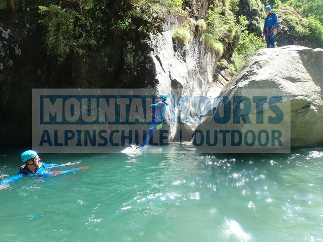 P7130083 | Bestelle die Bilder deines Berg- oder Wasser-Abenteuers mit Mountain Sports bequem von zu Hause aus direkt über unseren Online Fotoshop von pictrs.com. - Realisiert mit Pictrs.com