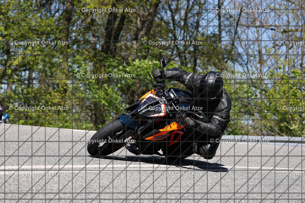 IMG_7181 | Fotograf am Kyffhäuser. Onkel Atze. Kyffhäuser Rennstrecke. Café36. Motorsportfotografie. - Realisiert mit Pictrs.com