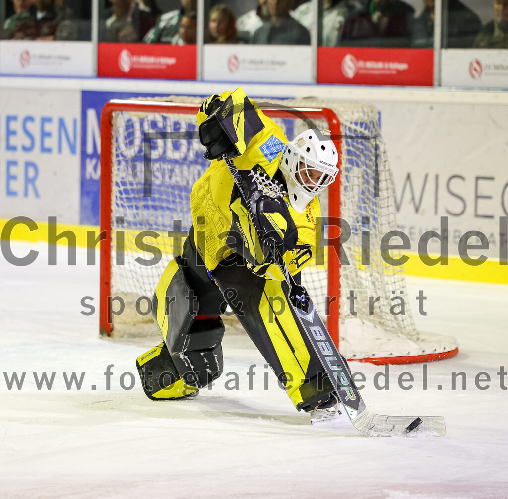 2025-10-10_172_TSV_Erding_gegen_onesto_Tigers_Bayreuth | Erding, Deutschland, 10.10.2025:Eishockey, Oberliga Süd 2025 / 2026, 7. Spieltag, TSV Erding gegen onesto Tigers Bayreuth, Endergebnis: 2:5Torwart Maximilian Meier (onesto Tigers Bayreuth, #30)Foto: Christian Riedel / fotografie-riedel.net