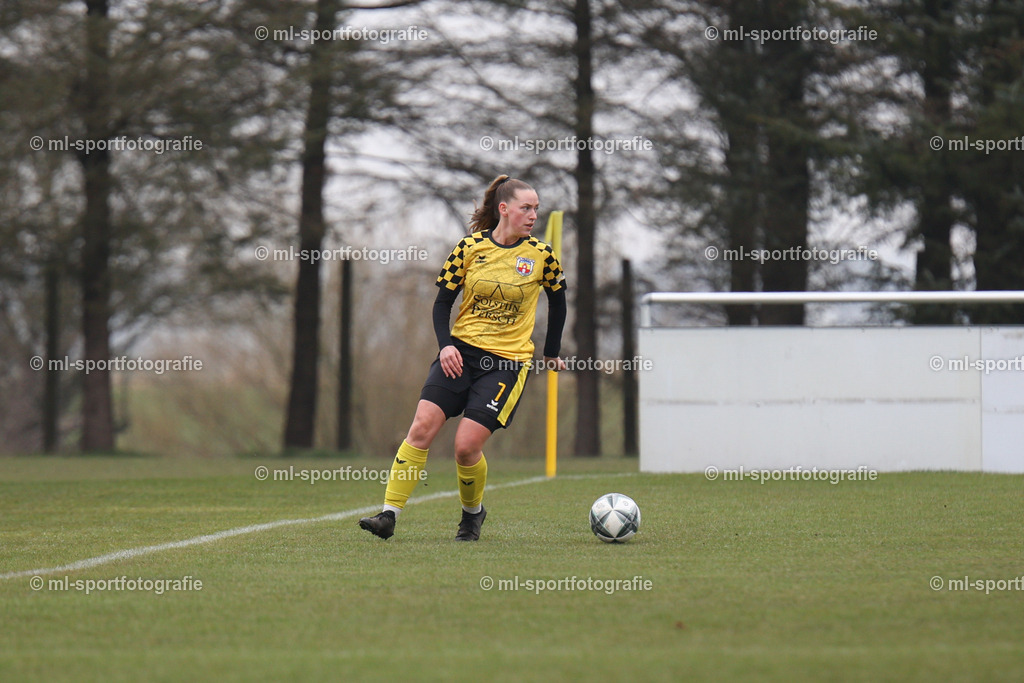 Fußball I Frauen I Saison 2025/2026 I Oberliga Schleswig-Holstein I 14. Spieltag I SV Frisia 03 Risum-Lindholm - SV Wahlstedt | ml-sportfotografie - Realisiert mit Pictrs.com