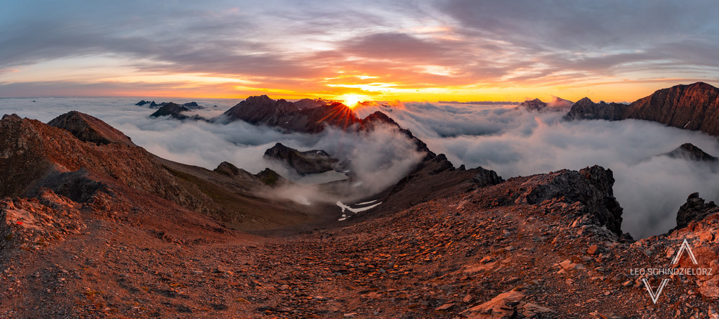 Fotografie_Leo_Schindzielorz_AT_Sommer_Tirol_Lechtal_Alpen_20210809_A7R03556-Pano_org | Atmosphärische Landschaftsbilder & Drohnenaufnahmen aus dem Allgäu, Tirol, Südtirol & der Schweiz – ideal für Leinwanddrucke & zur stilvollen Raumgestaltung. - Realisiert mit Pictrs.com