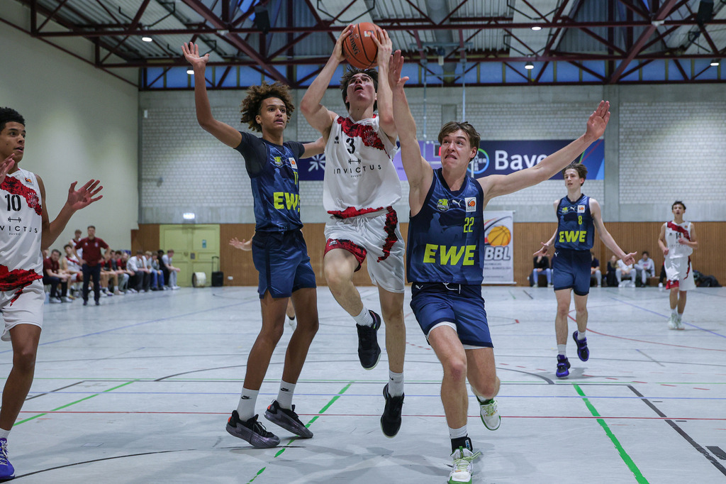 NBBL BAYER GIANTS vs EWE Baskets Juniors Oldenburg-71 | Fotos von Basketballspielen aus dem Raum NRW fotografiert von Gero Mueller-Laschet und Daniel Schaefer - Realisiert mit Pictrs.com