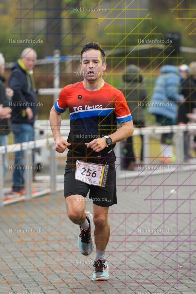 Neusser Erftlauf 2025  | 15km Neusser Erftlauf 2025 Foto: Heldenfoto.de