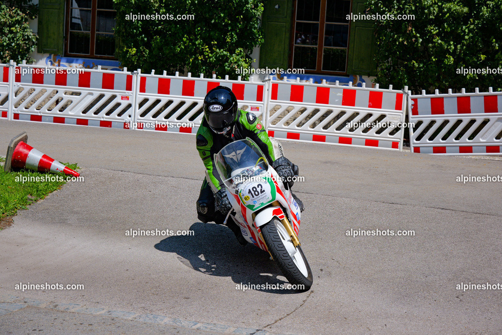 P1036869-2 | Erleben Sie atemberaubende, hochqualitative Fotos Ihrer Fahrt entlang der malerischen Alpenstraßen. Besuchen Sie alpineshots.com, um professionelle Aufnahmen Ihrer unvergesslichen Reise zu finden und zu kaufen - Realisiert mit Pictrs.com