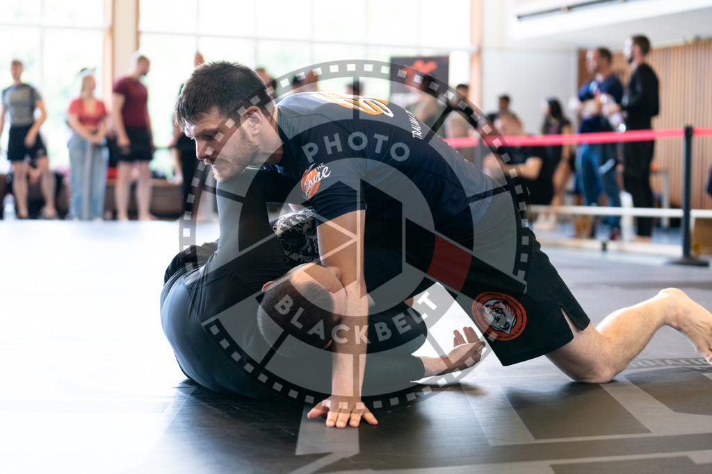 20240608PBB02252 | Fighters compete during the ILLCS VII summer edition luna livre competition in Hannover, Germany, on June 8, 2024.