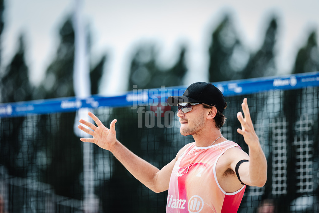 Beachvolleyball | Männer | German Beach Tour 2024 | Tourstop Bremen | 08.06.2024 | Paul Henning jubel