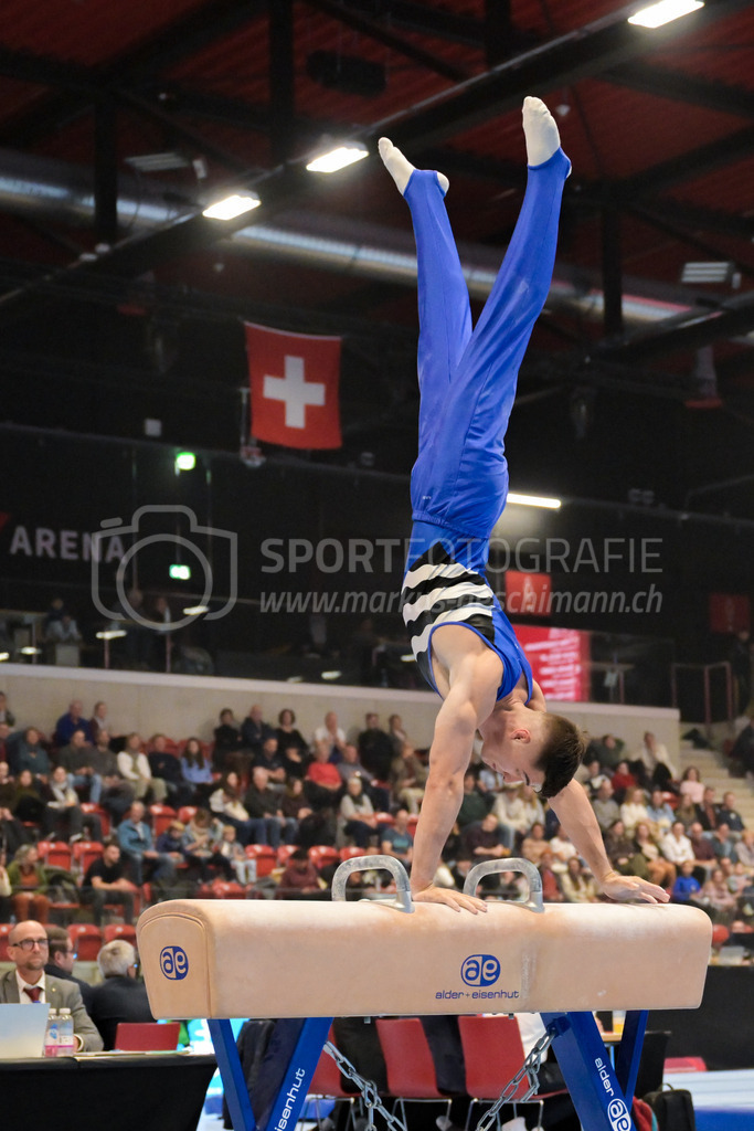Schweizer Meisterschaften Kunstturnen Mannschaften Männer (A) - 22. November 2025 | Schweizer Meisterschaften Kunstturnen Mannschaften Männer (A)AXA Arena, WinterthurBild: Sportfotografie Markus Aeschimann | www.markus-aeschimann.ch - Realisiert mit Pictrs.com