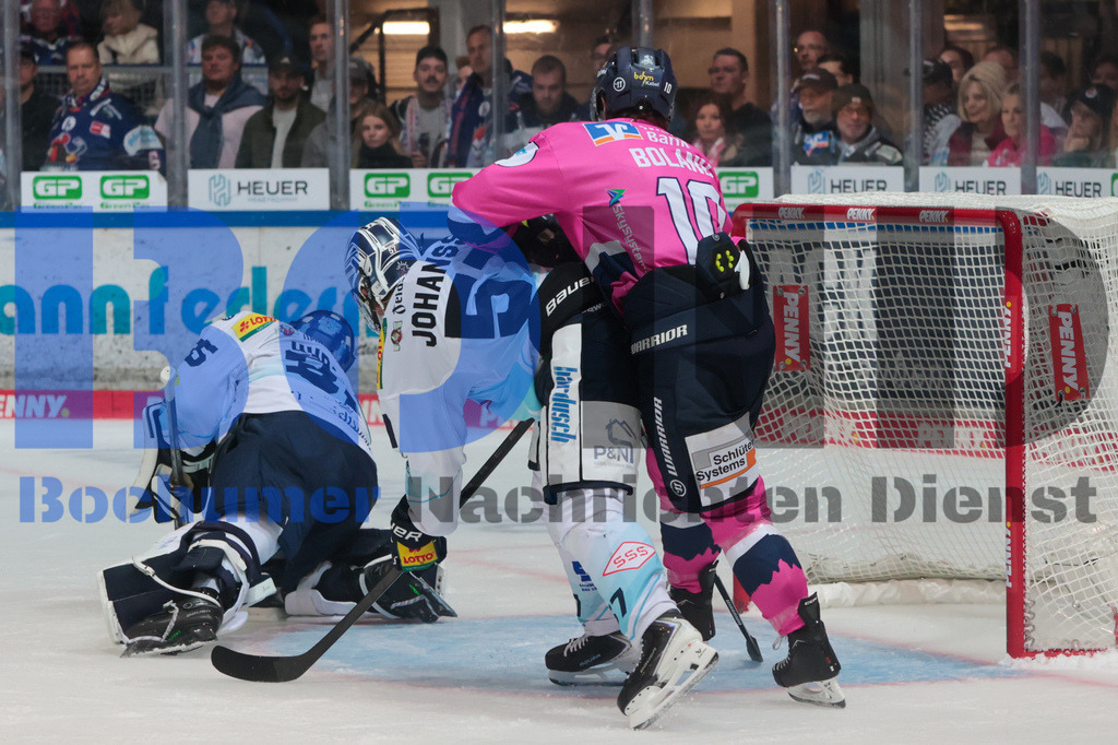 SES_ISEDRE20251010-28 | bond - Realisiert mit Pictrs.com