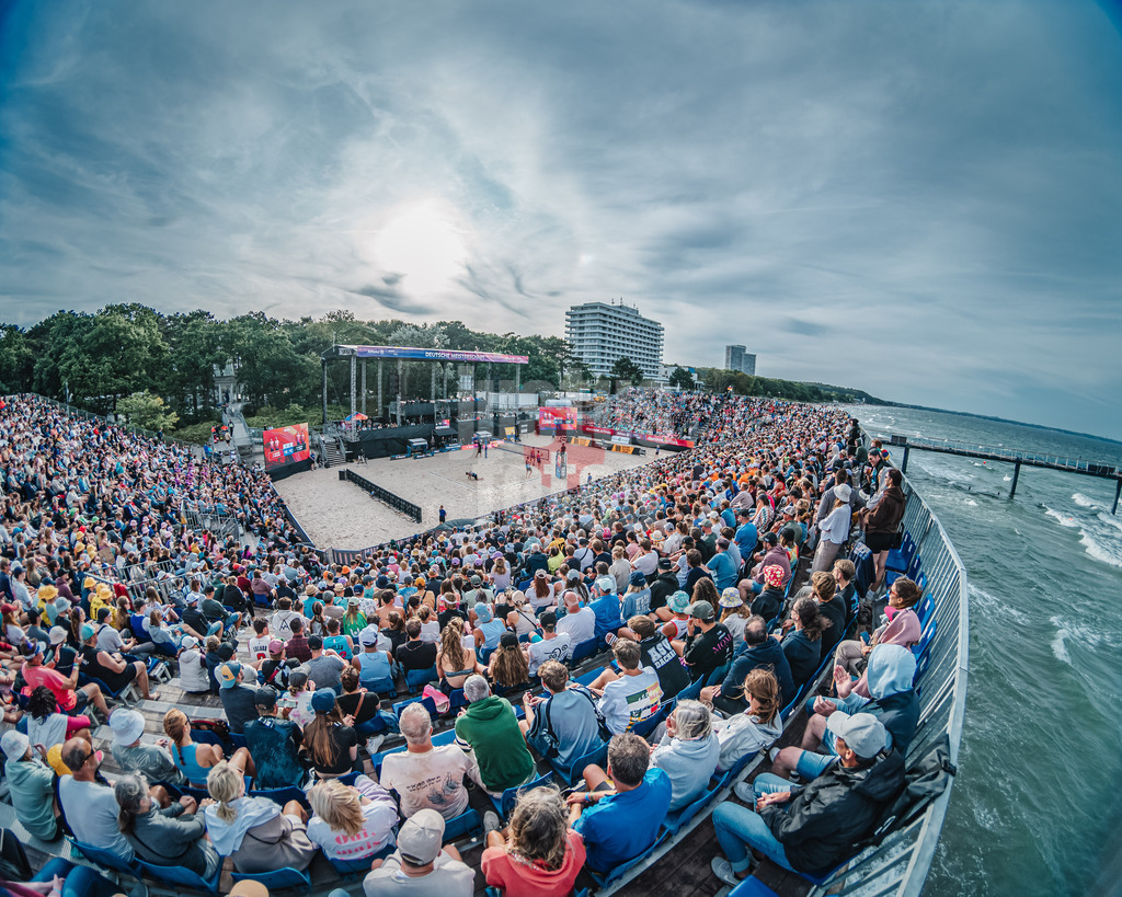 Beachvolleyball | Männer | Allianz German Beach Tour | Deutsche Beachvolleyball-Meisterschaft 2024 | 01.09.2024 | Die Ausverkaufte Arena am Timmendorfer Strand