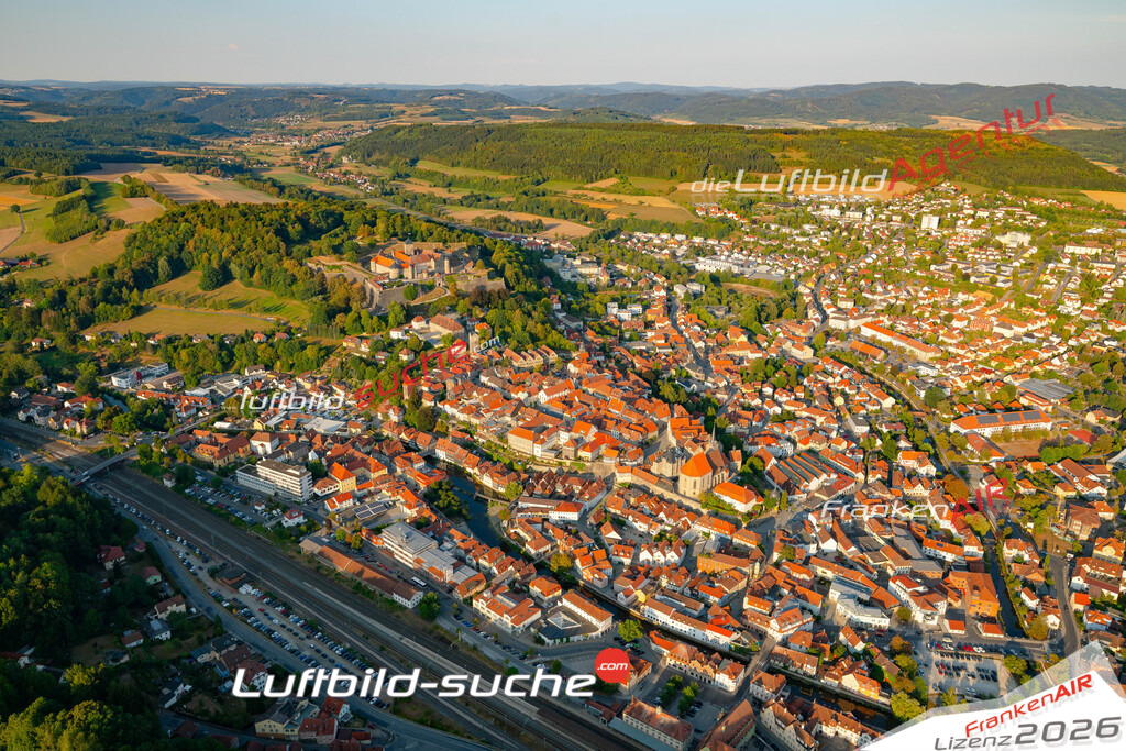 Das Luftbild der Stadt Kronach wurde 2018 vom Flugzeug heraus erstellt (keine Drohne) Aufnahmehöhe ca.400 Meter- hohe Auflösung für beste Druck-Qualität