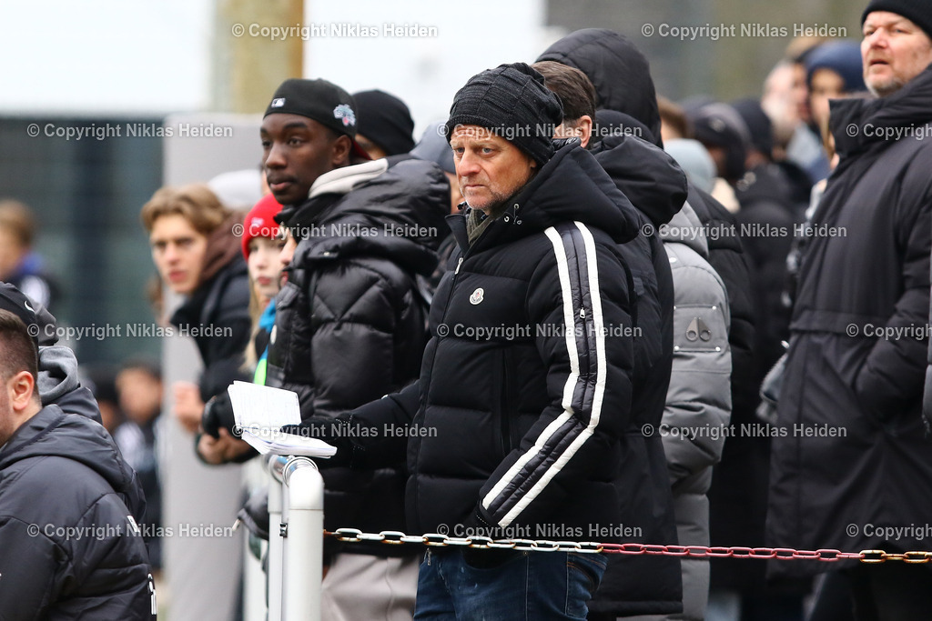 H_HamburgerSVU19_EintrachtFrankfurtU19_U19DFBNachwuchsliga_15022025 | Christian Wörns (Nationaltrainer, Deutschland U18)Fußball I Junioren I U19 DFB-Nachwuchsliga I Saison 2024-2025 I Hauptrunde Liga A, Gruppe C, 3. Spieltag I Hamburger SV U19 - Eintracht Frankfurt U19 I 15.02.2025 I Alexander-Otto-Akademie