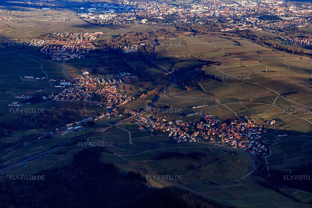 Luftbild: Verlauf der B10 nach Landau in Birkweiler im Bundesland Rheinland-Pfalz in Deutschland. Foto: IMG_62151.jpg vom 23.02.2014 durch Werner Riehm/FLY-FOTO.de