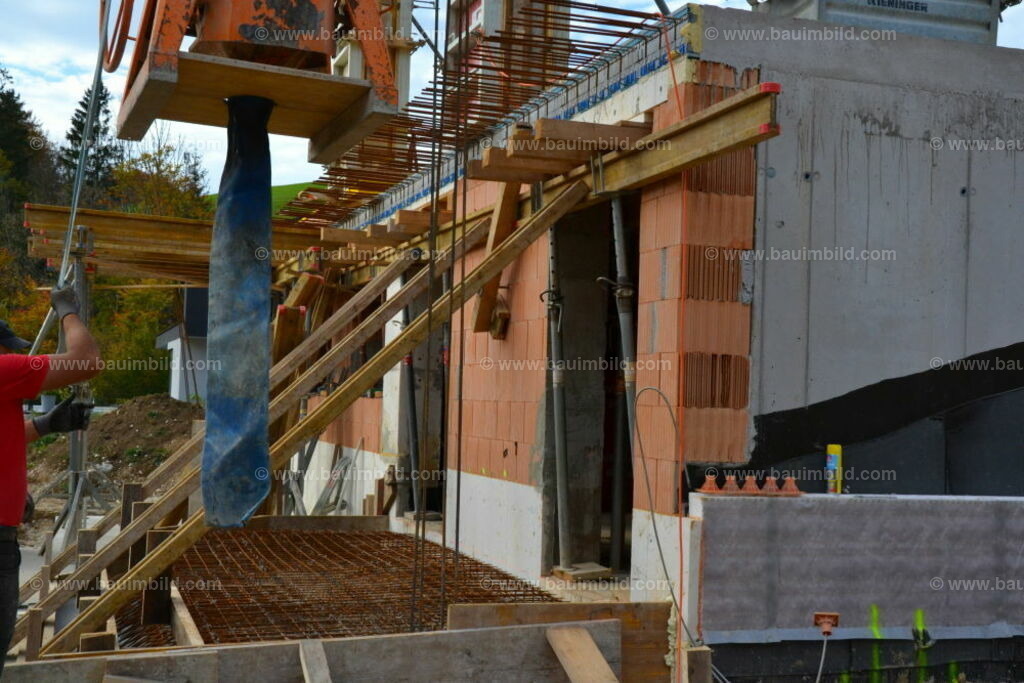 bib-lg04-betonarbeiten-0471 | Nach LV-Leistungsgruppen sortierte Detailfotos über den Bau eines Hauses. Alle Hausbau-Bilder direkt vom Urheber und Autor der Website Haus-Selber-Bauen.com