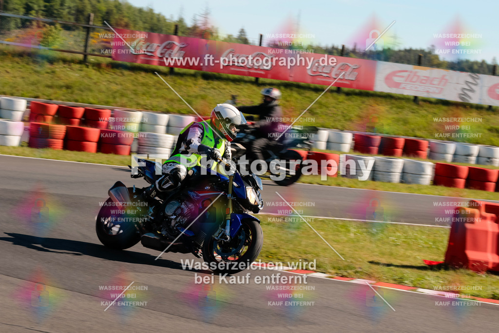 Moto-TeamOBK-21354 | Hier findet Ihr Bilder von Touristenfahrten auf der Nürburgring Nordschleife oder von anderen Veranstaltungen die ich besucht habe. Viel Spass beim Durch Schauen 