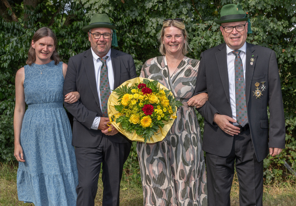 top-top.de-250704-141 | Foto, Video, Fotografie, Videografie, Fotobox, DJ, Discjockey, Musik, Musikbox, Veranstaltung, Photobooth, Amazon, Ebay, Buchtipp, Bestseller, Autor, Verlag, Buch, Wesel, Hamminkeln, NRW, Dinslaken, Rees, Drohne, Hochzeit, Party, Fotobox, Wesel, Fotograf