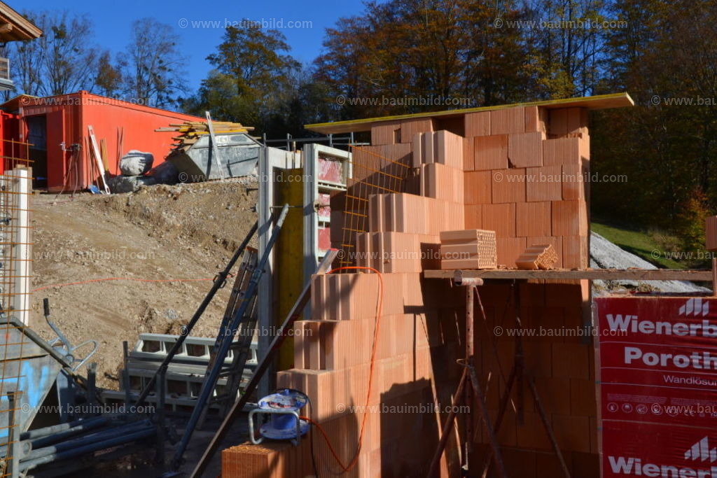 bib-lg07-mauerarbeiten-0138 | Nach LV-Leistungsgruppen sortierte Detailfotos über den Bau eines Hauses. Alle Hausbau-Bilder direkt vom Urheber und Autor der Website Haus-Selber-Bauen.com