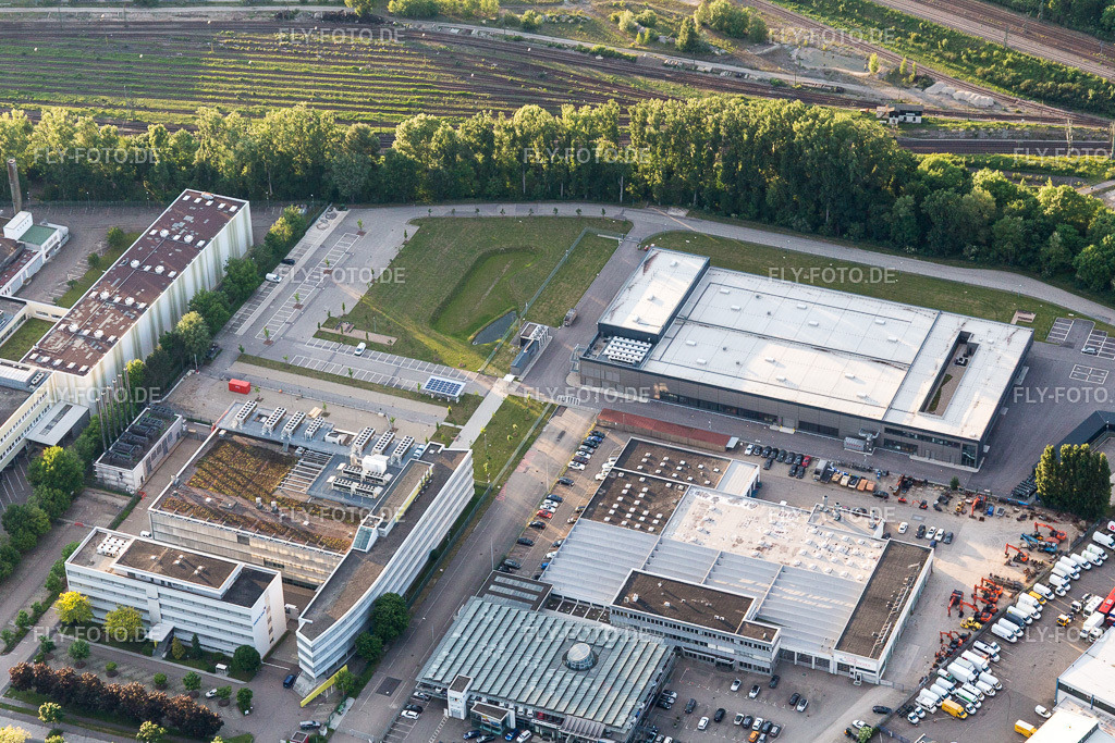 Atruvia | Luftbild: Atruvia im Ortsteil Durlach in Karlsruhe im Bundesland Baden-Württemberg in Deutschland. Foto: IMG_099561.jpg vom 21.05.2017 durch Werner Riehm/FLY-FOTO.de - Realisiert mit Pictrs.com