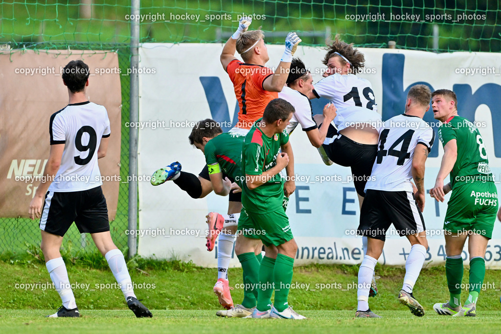 FC Gmünd vs. SV Spittal 1921 | #9 Samuel Müllmann SV Spittal, #1 Niklas Schmied SV Spittal, #5 Christian Preiml FC Gmünd, #6 Tristan Brükk SV Spittal, #18 Kristijan Jelic SV Spittal, #44 Miha Kostanjsek SV Spittal, #8 Domenik Steiner FC Gmünd, FC Gmünd vs. SV Spittal 1921, FC Gmünd vs. SV Spittal 1921 am 27.08.2024 in Gmünd (Sportplatz Karnerau), Austria, (Photo by Bernd Stefan)
